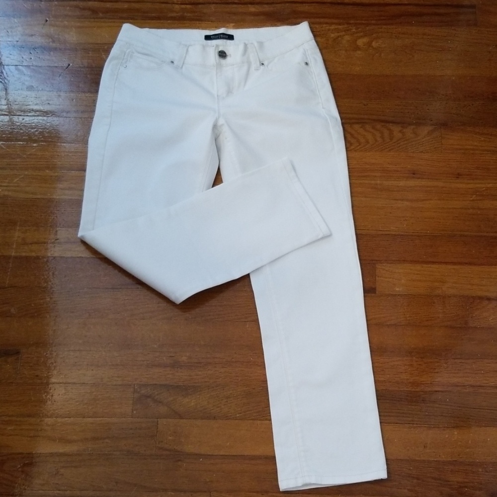 White House Black Market Noir Crop Leg Jean